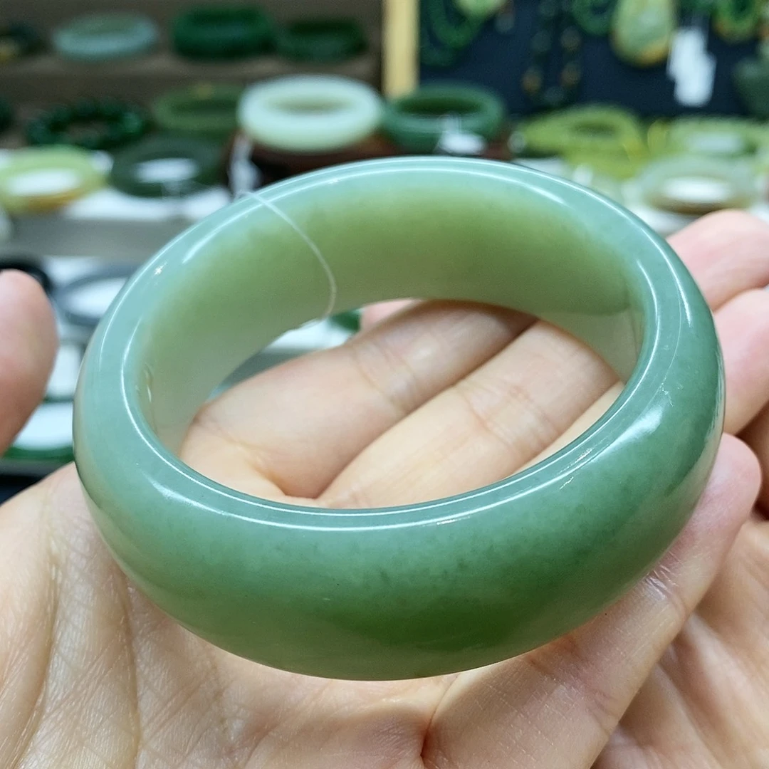 【闪购商品】未镶嵌手镯和田玉