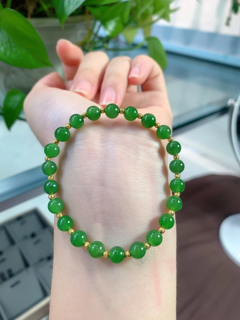 天然和田玉碧玉小米珠手链  通体18k金镶嵌 阳绿 珠子尺寸：6mm