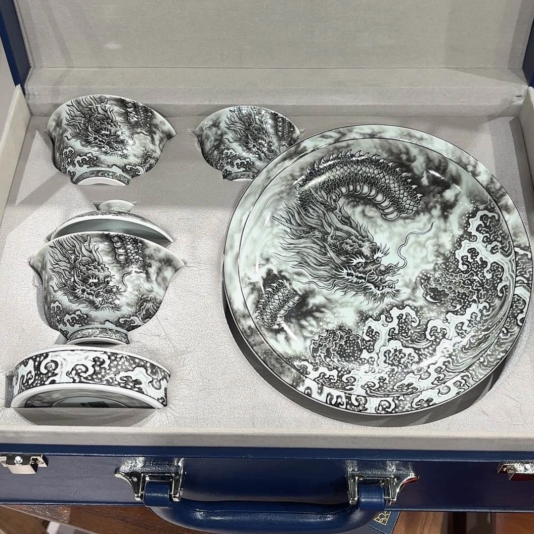 瓷片景德镇瓷器精品陈列