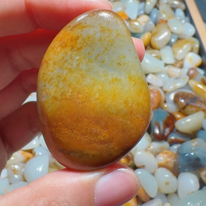 和田玉（糖玉）未镶嵌颈饰43克