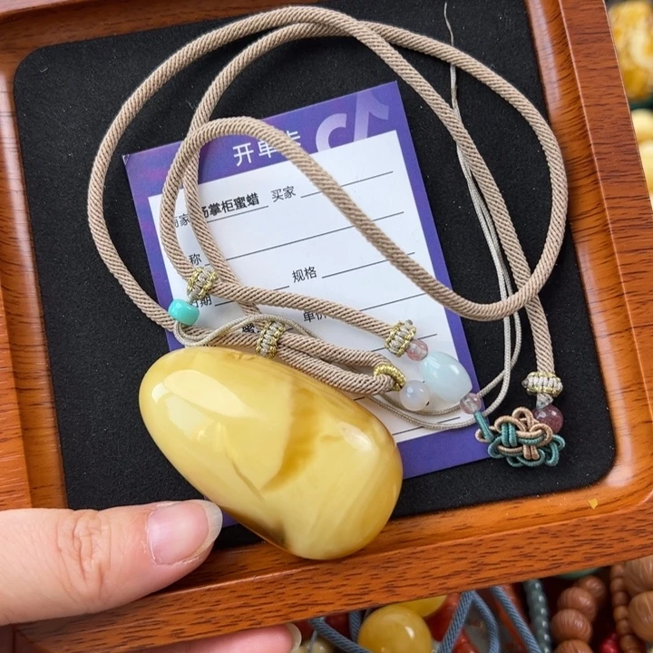 飞***飞蜜蜡未镶嵌珠宝奇石