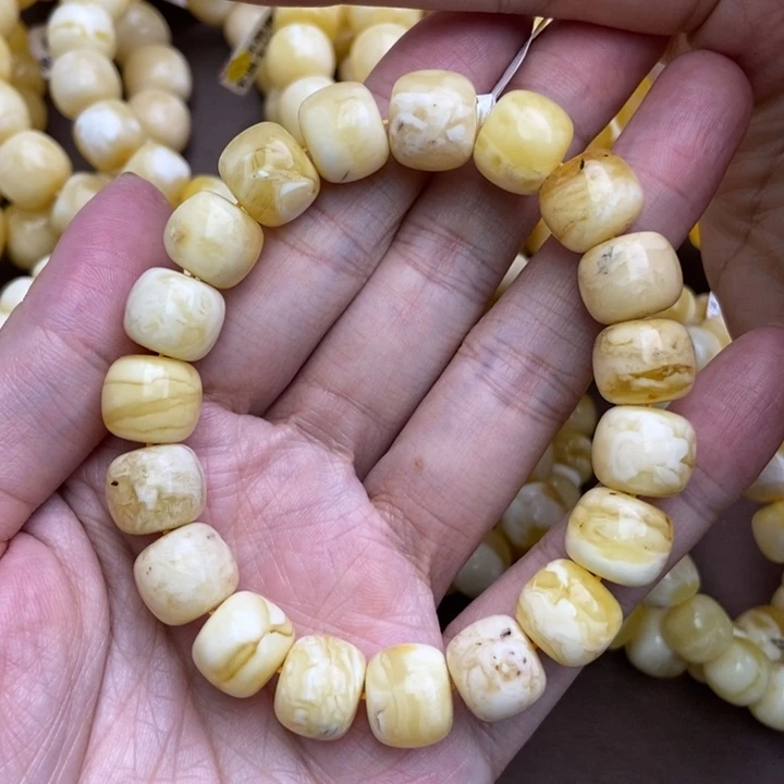 未镶嵌琥珀珠宝奇石12