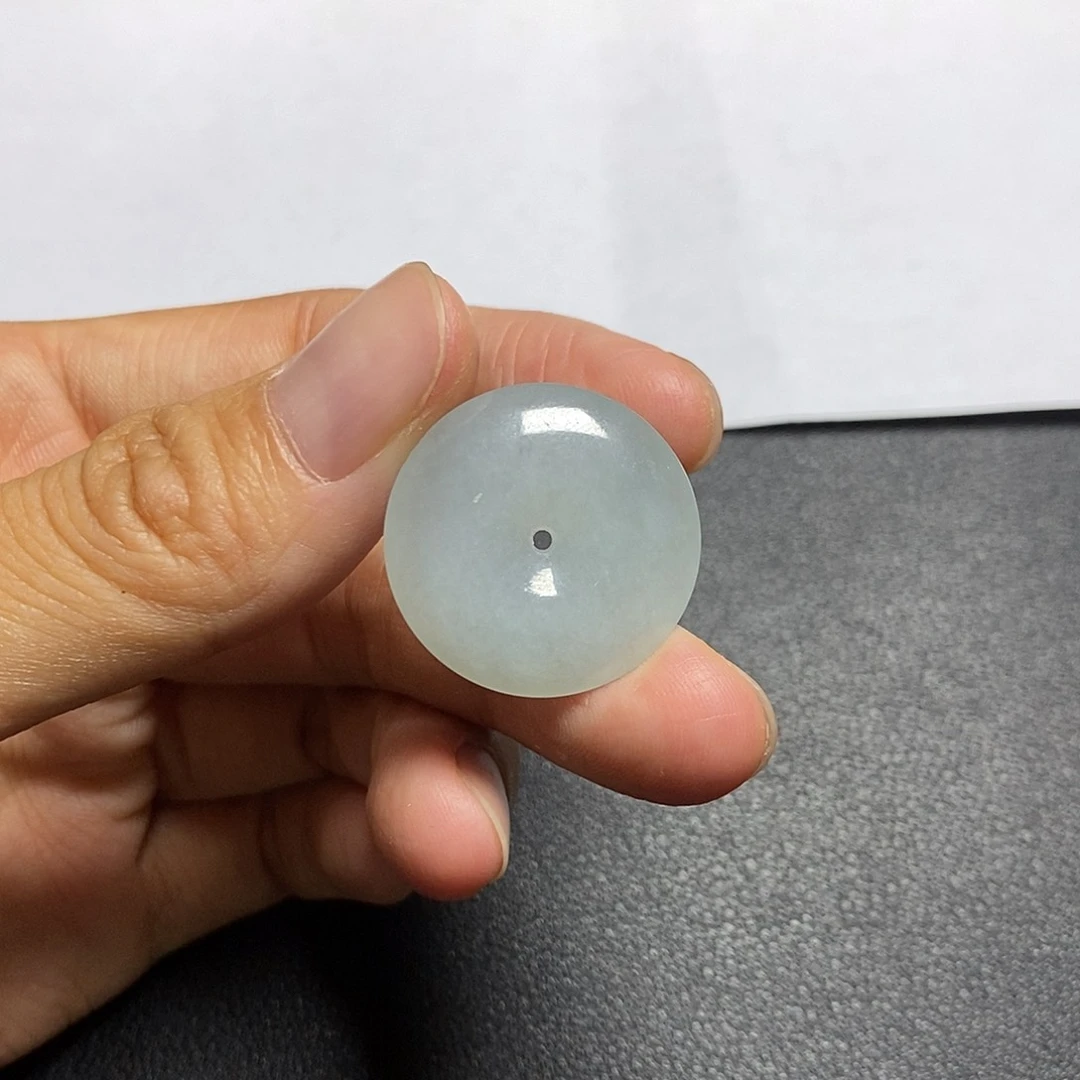 翡翠未镶嵌颈饰平安扣