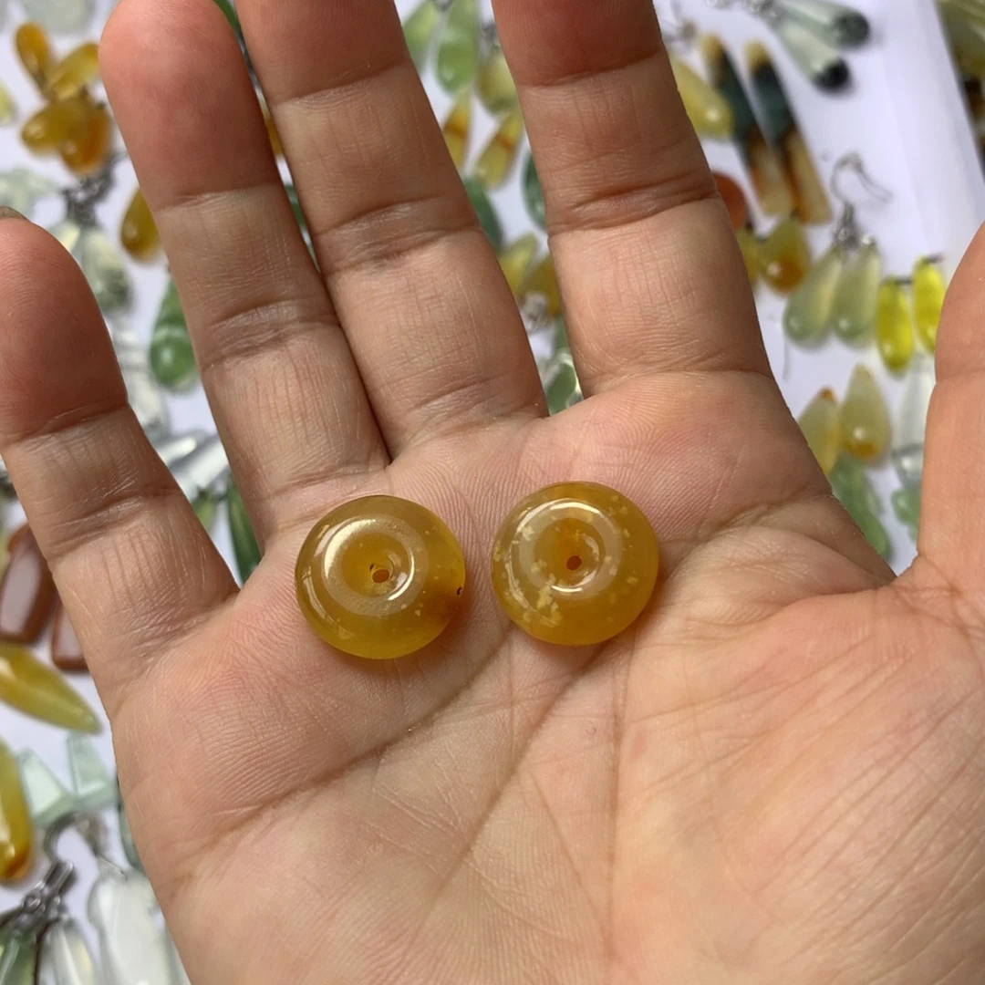 未镶嵌蛇纹石玉耳环