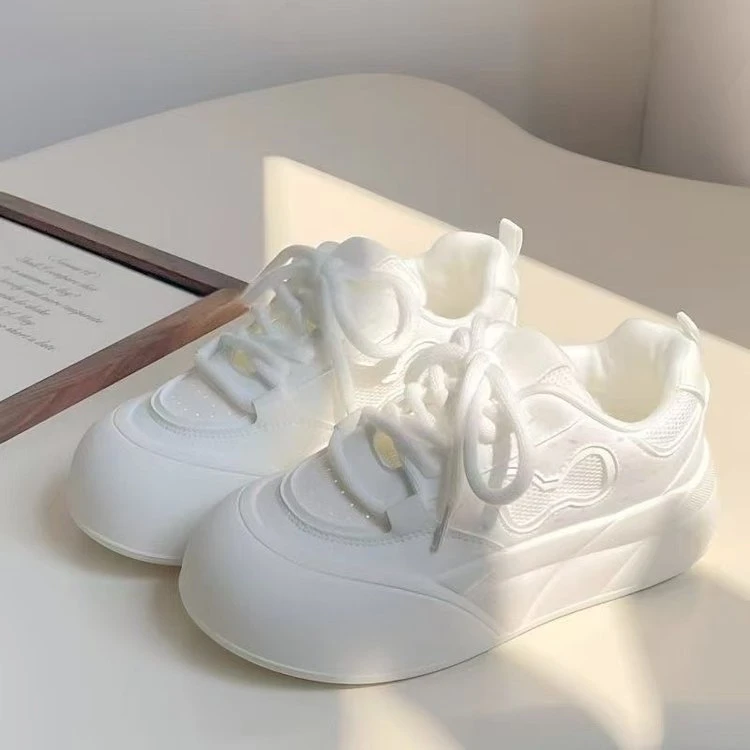 PU夏季网面透气板鞋女款2025新款厚底增高小白鞋学生百搭小众面包