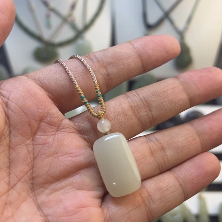 和田玉未镶嵌吊坠(不含链)666