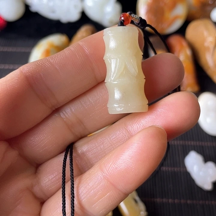 和田玉（糖玉）颈饰未镶嵌