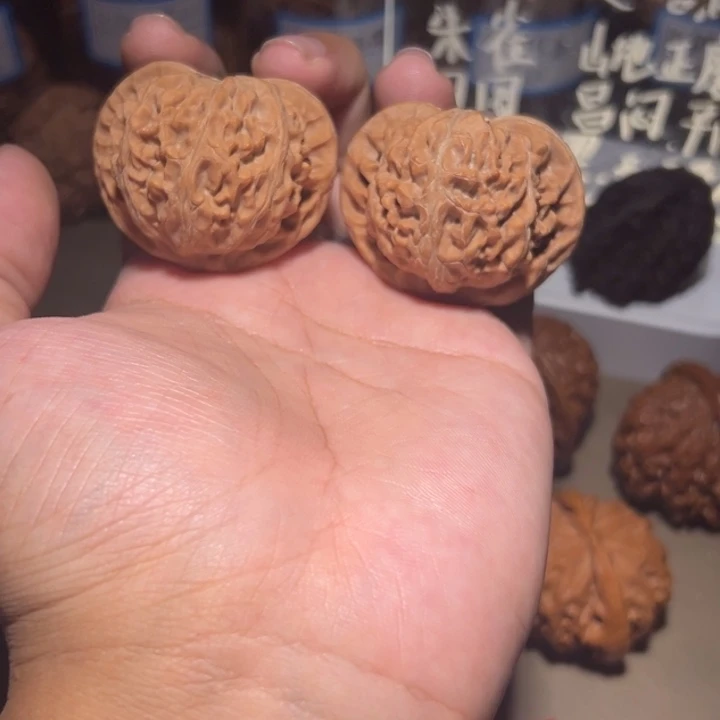 文玩核桃吊坠42加宫灯桃心