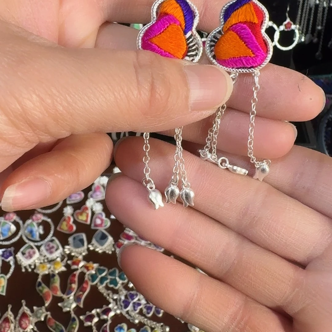 织绣民族风刺绣耳环