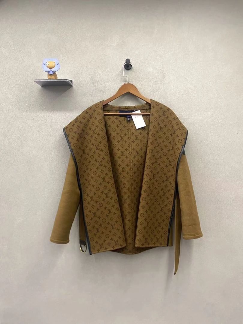 99新 LouisVuitton/路易威登 深色满印浴袍/尺码36/VVH060063
