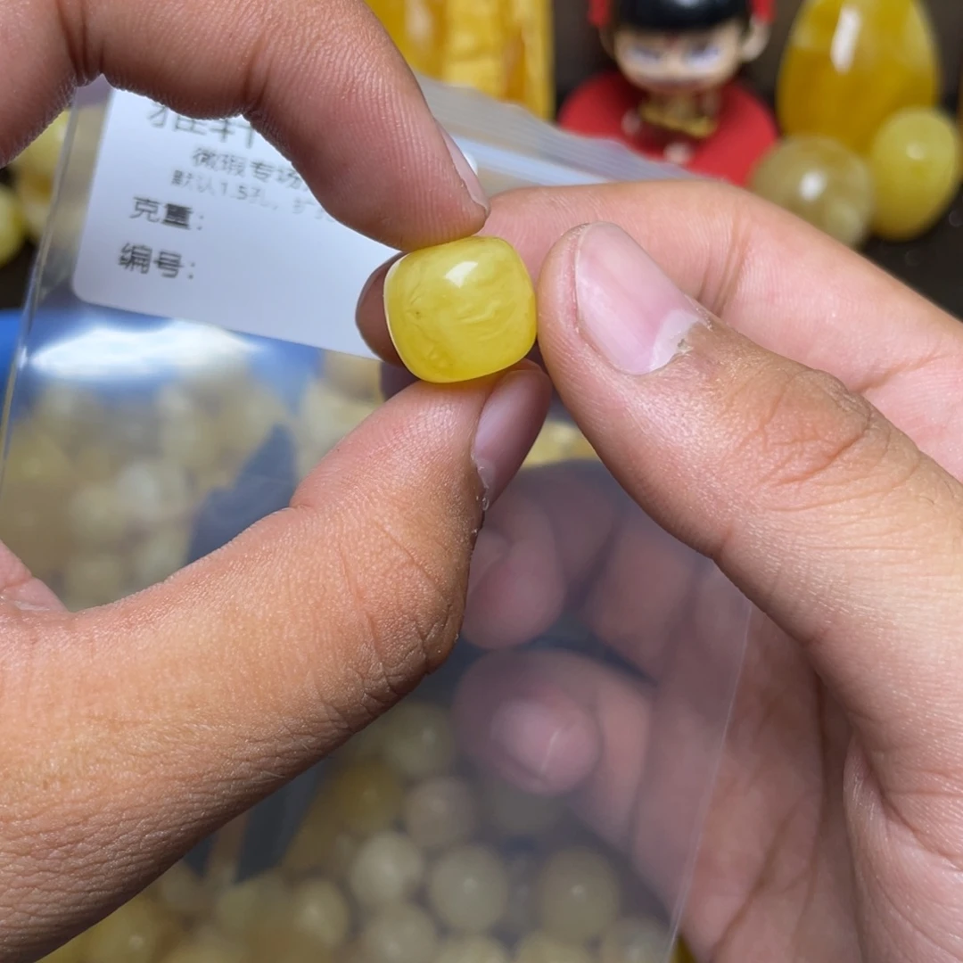 琥珀未镶嵌珠宝奇石