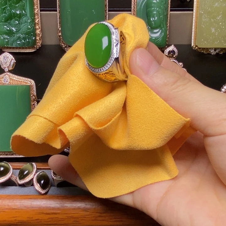 和田玉18K金镶嵌颈饰