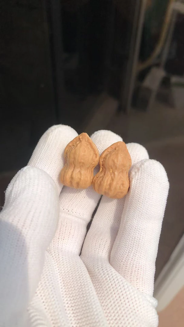 小花生手捻文玩核桃