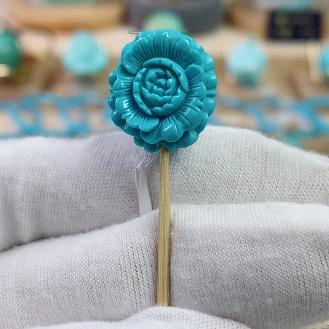 绿松石未镶嵌珠宝奇石