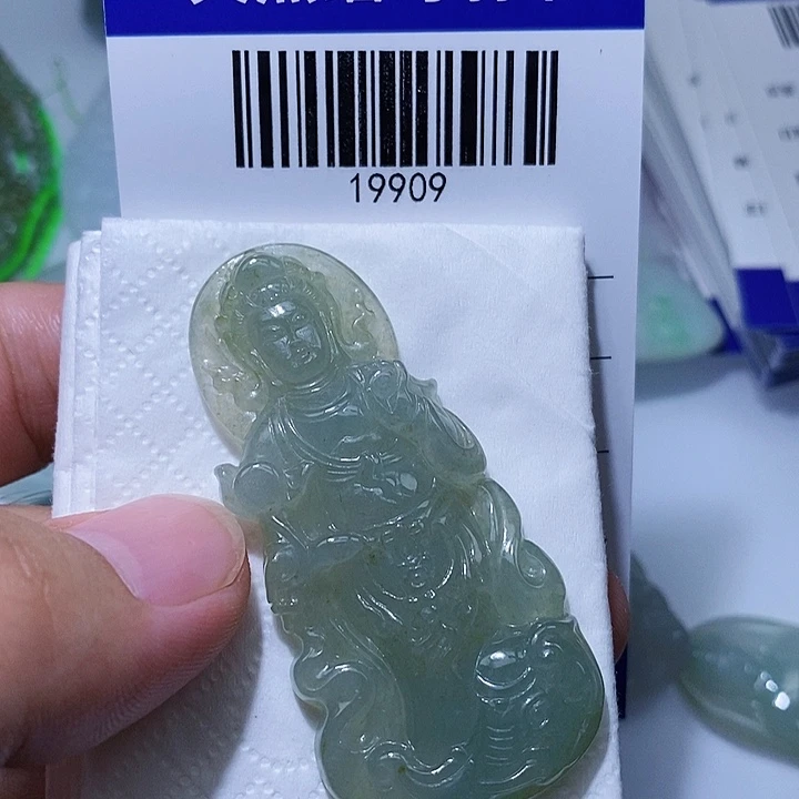 颈饰未镶嵌翡翠天光墟翡翠市场现金代购