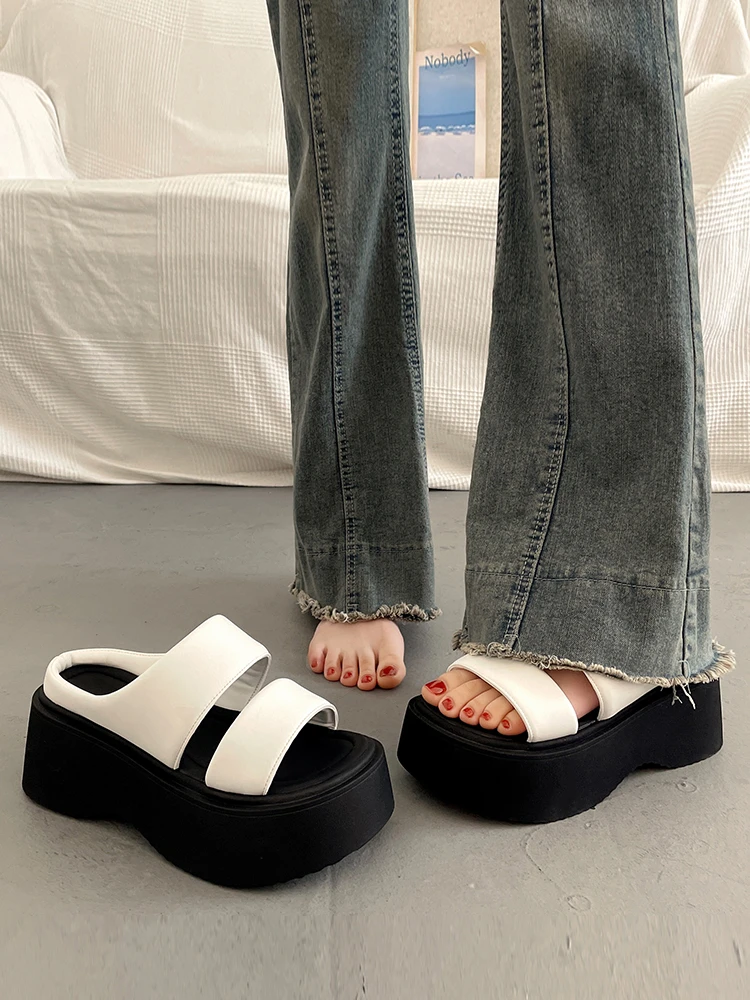 配裙子绝美厚底增高凉拖鞋女夏季外穿高级感2025新款外出坡跟凉鞋