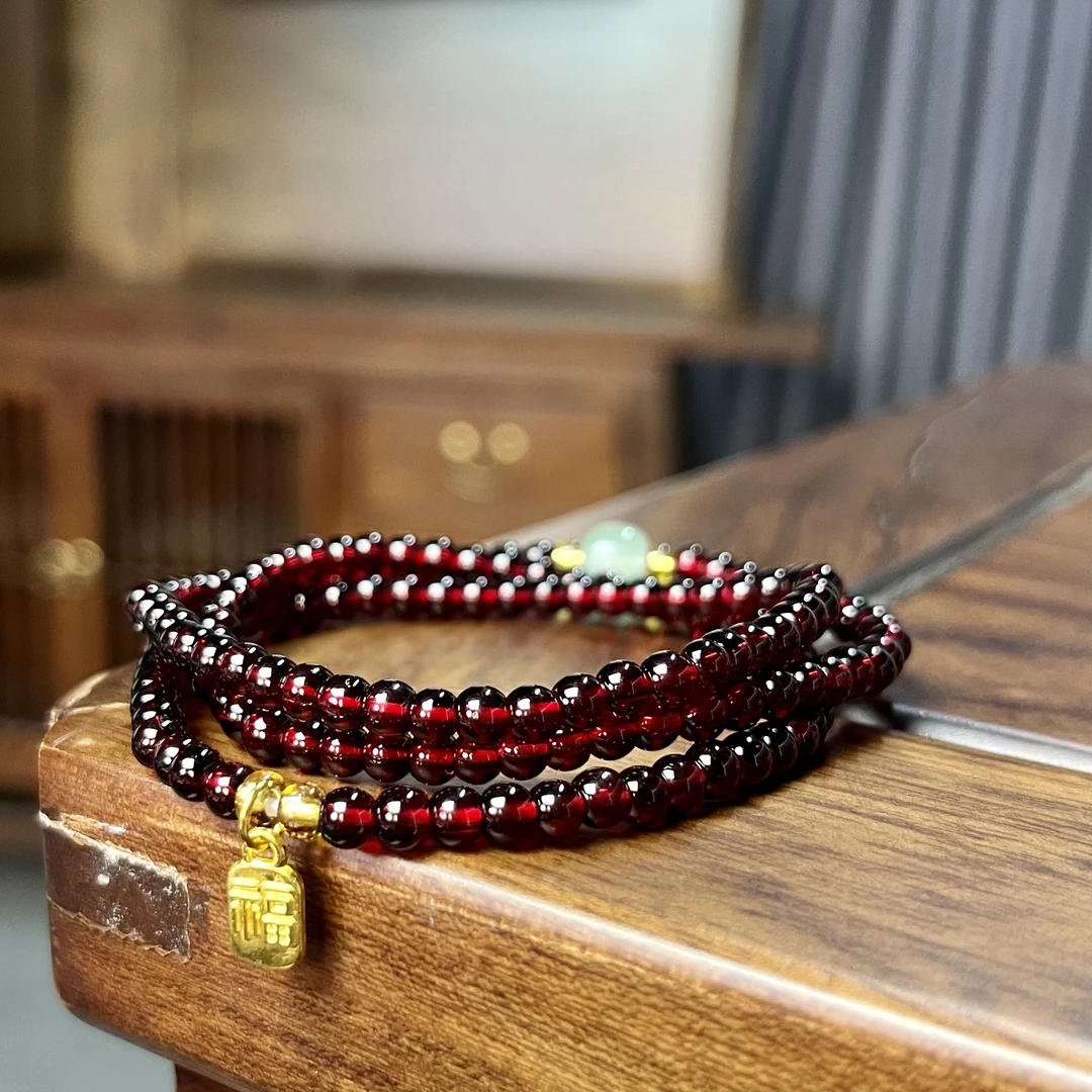 S-0411精选石榴石手串搭配无礼盒