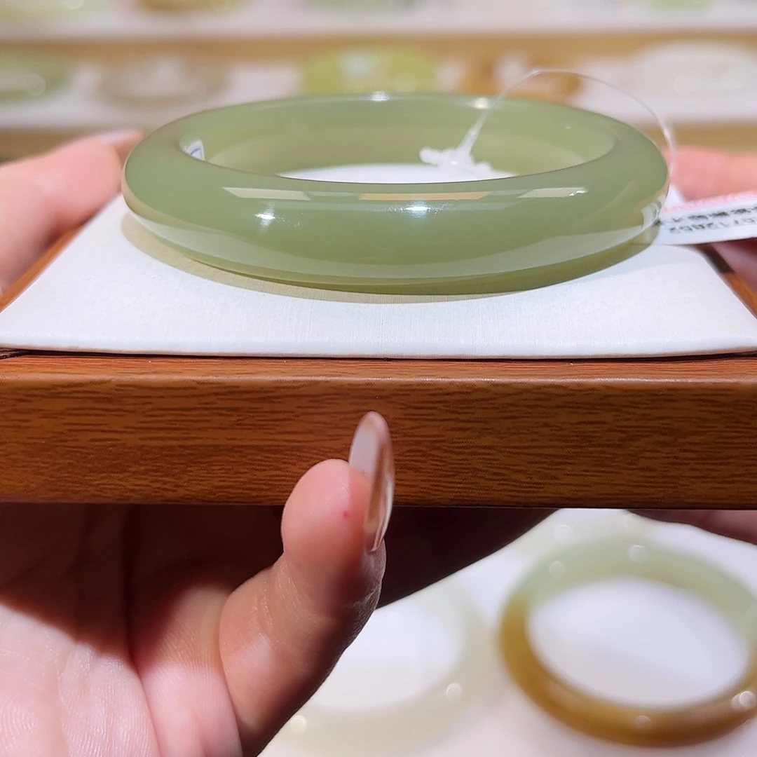 和田玉未镶嵌手镯茶晴鑫