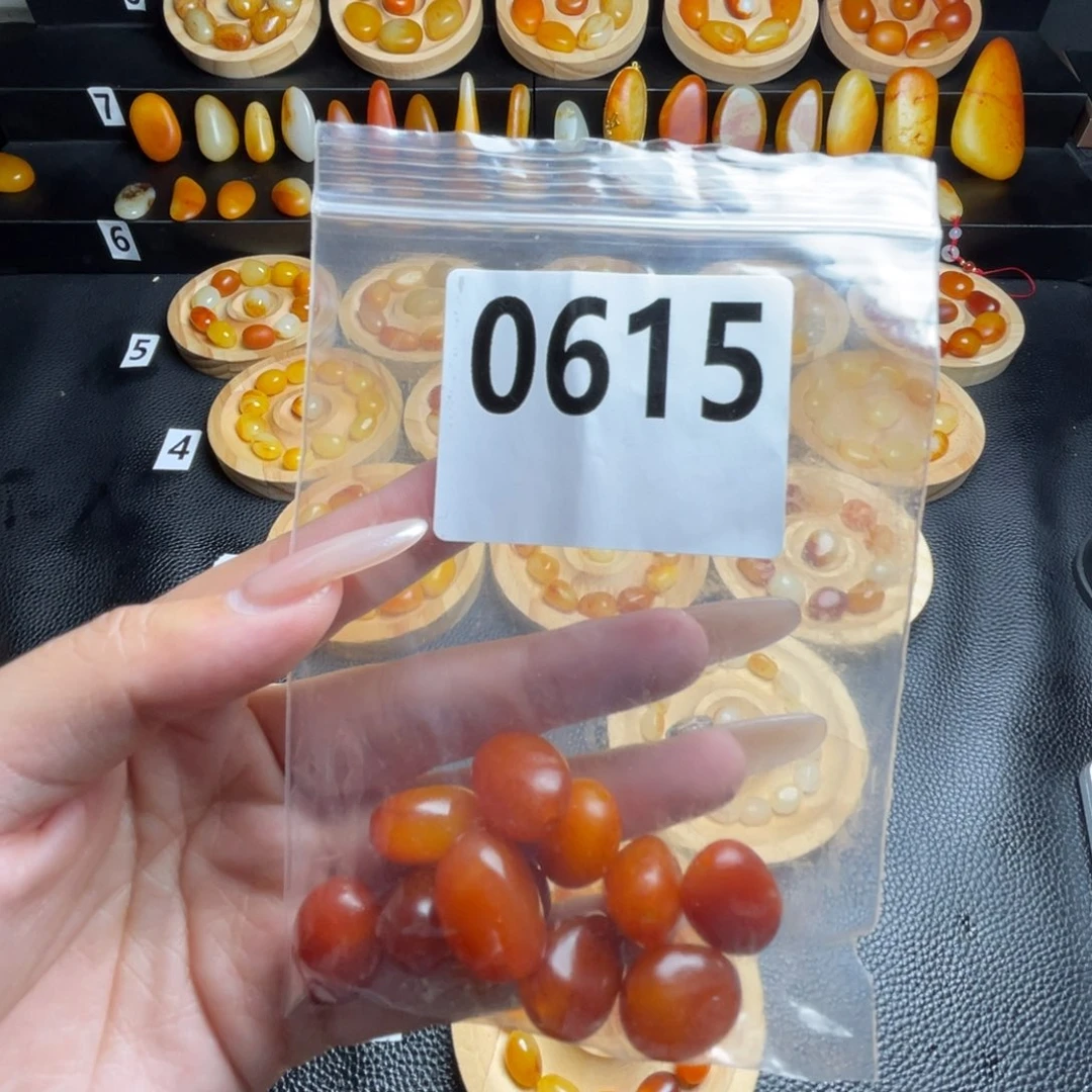 卡***糖手串未镶嵌和田玉