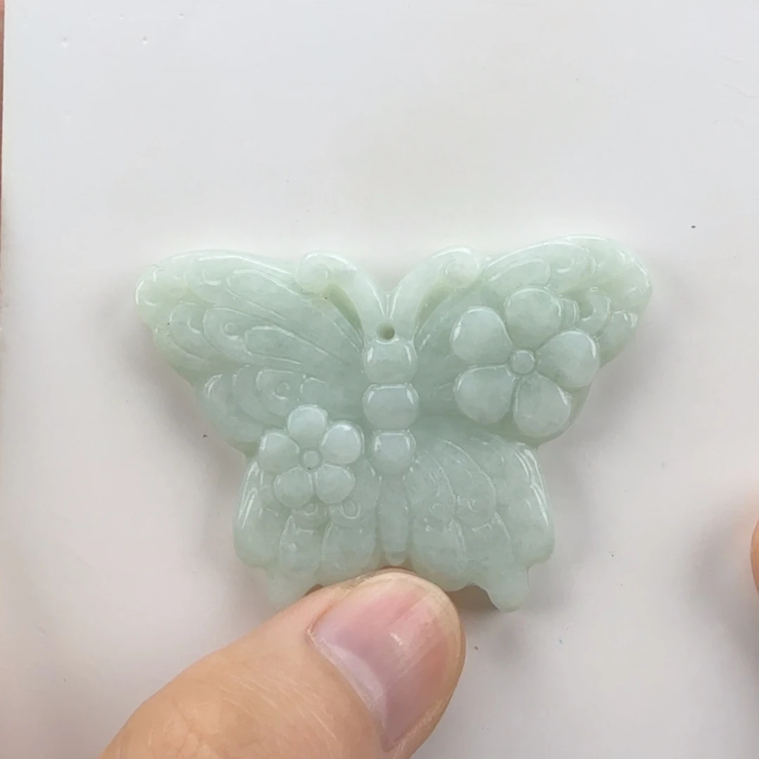 翡翠挂件未镶嵌翡翠