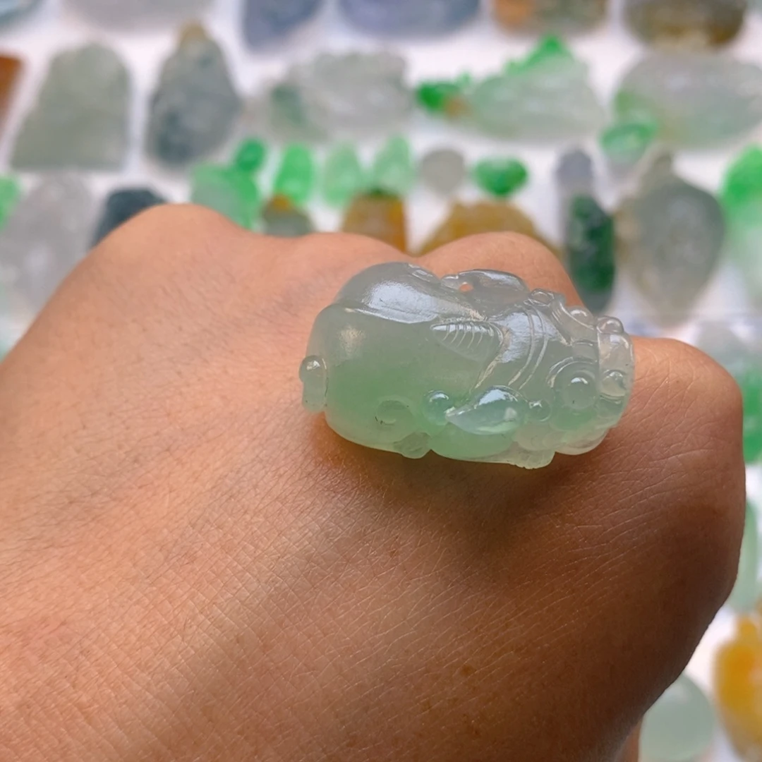 定制翡翠未镶嵌貔貅