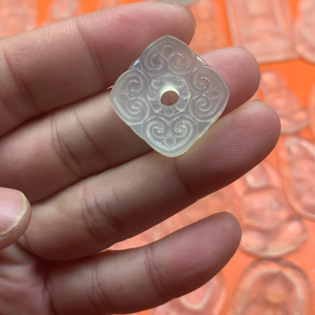 【闪购商品】未镶嵌蛇纹石玉颈饰