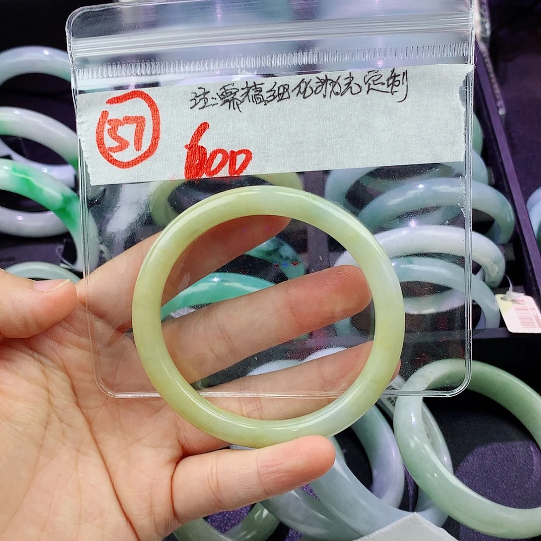 定制翡翠未镶嵌毛货手镯毛货需精细抛光拍一发一