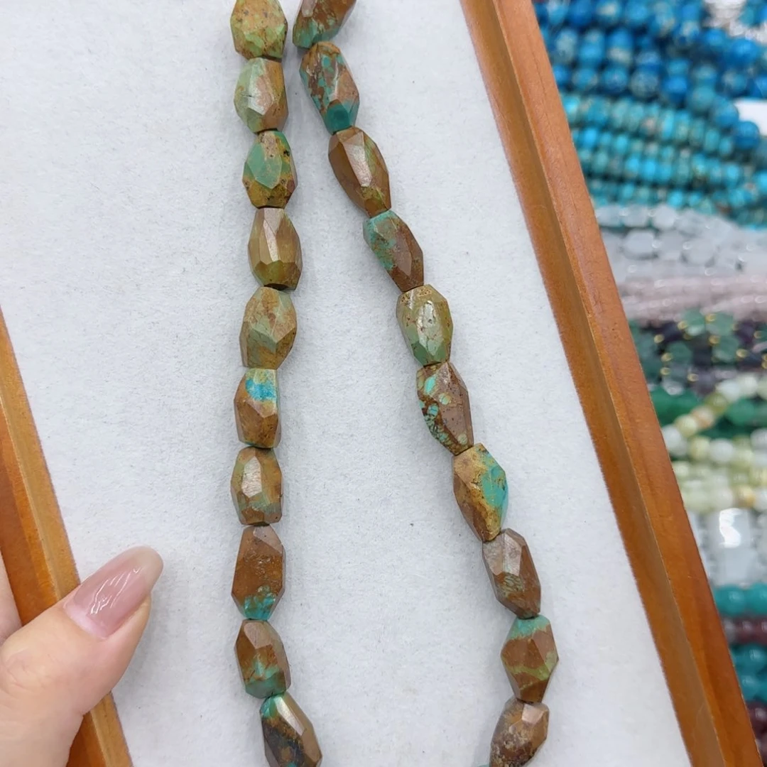 玛瑙/玉髓未镶嵌珠宝半成品山****0拍二发一