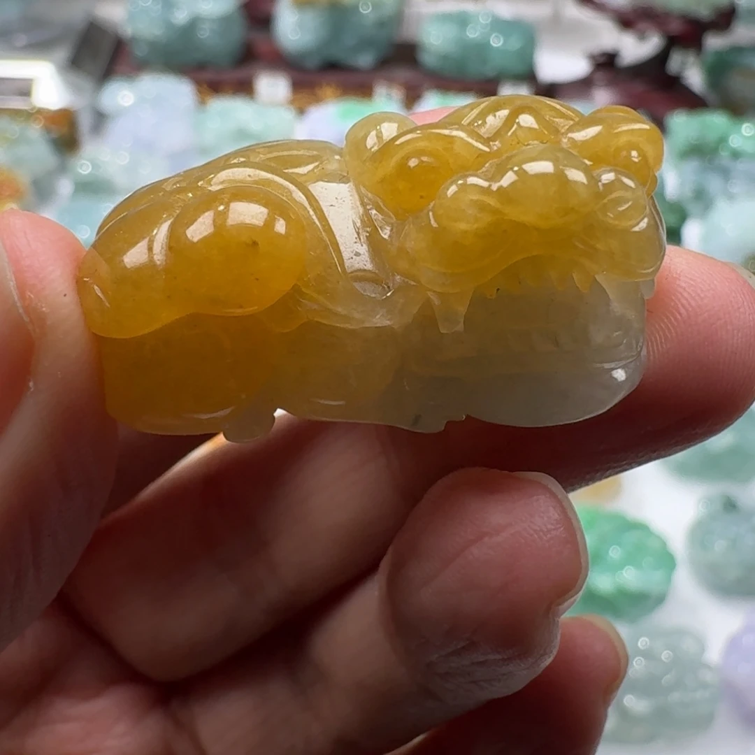 翡翠未镶嵌挂件貔貅
