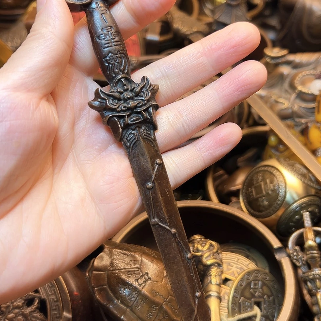精美铜器工艺品等
