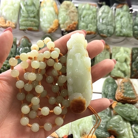 和田玉未镶嵌挂件