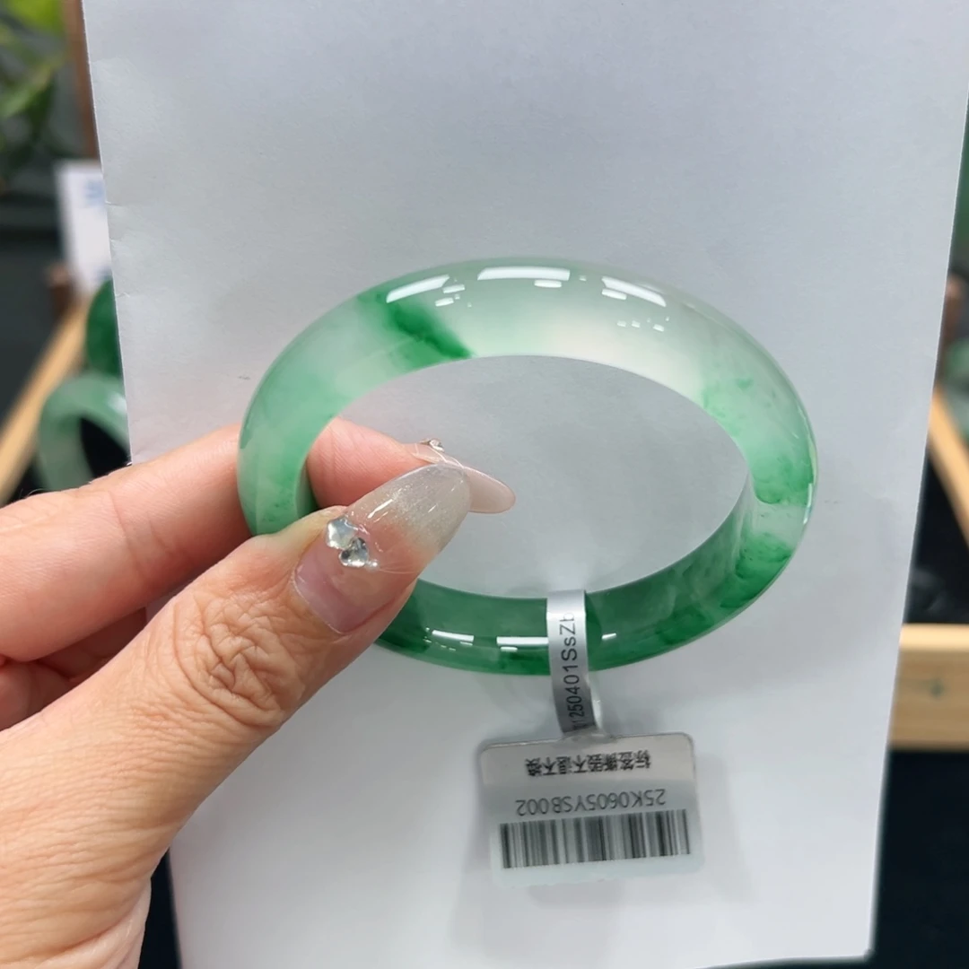 瑶****石英质玉手镯未镶嵌➕佳佳5455
