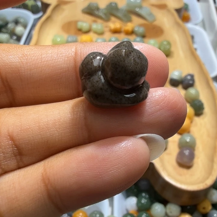未镶嵌和田玉珠宝半成品
