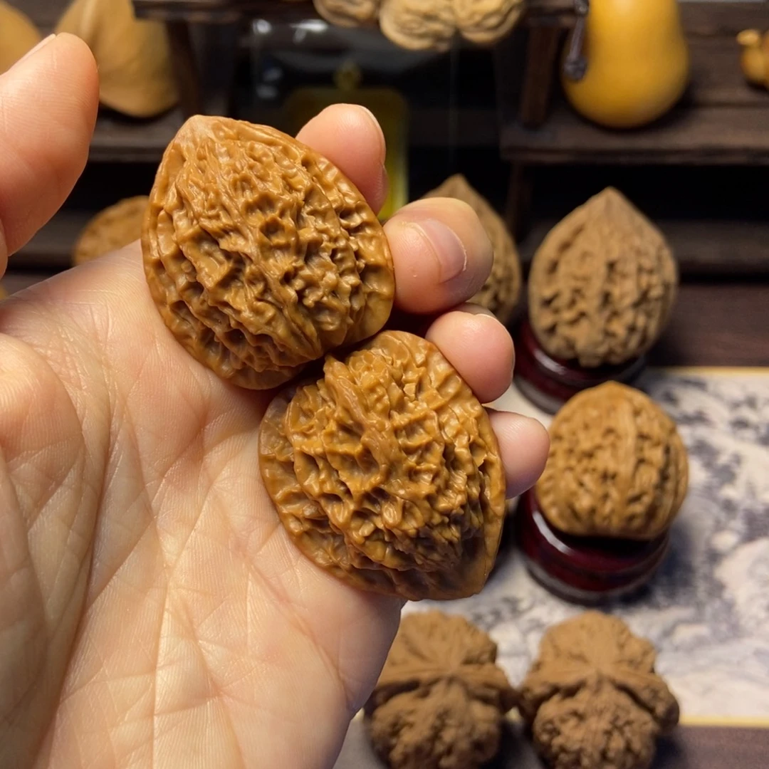 文玩核桃把件全品野生鸡心33