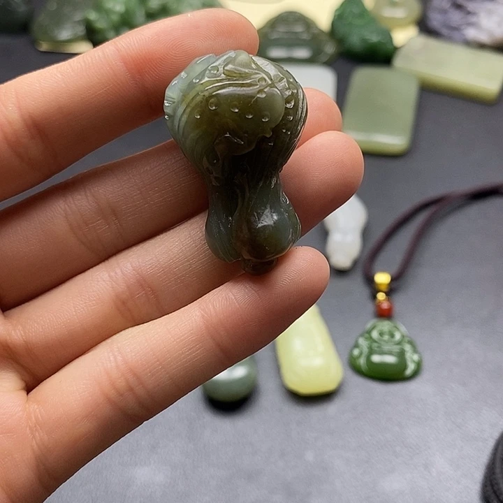 颈饰未镶嵌和田玉