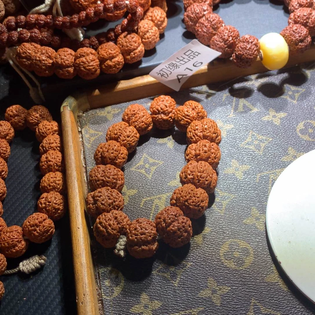 @****金刚菩提吊坠25尺霸王龙梅花头货