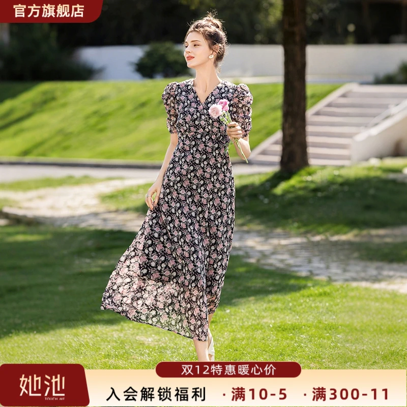 她池2025夏装新款女装泡泡袖高腰中长款V领碎花连衣裙T52Z1611L