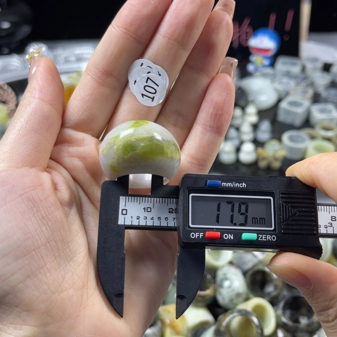 蛇纹石玉未镶嵌戒指