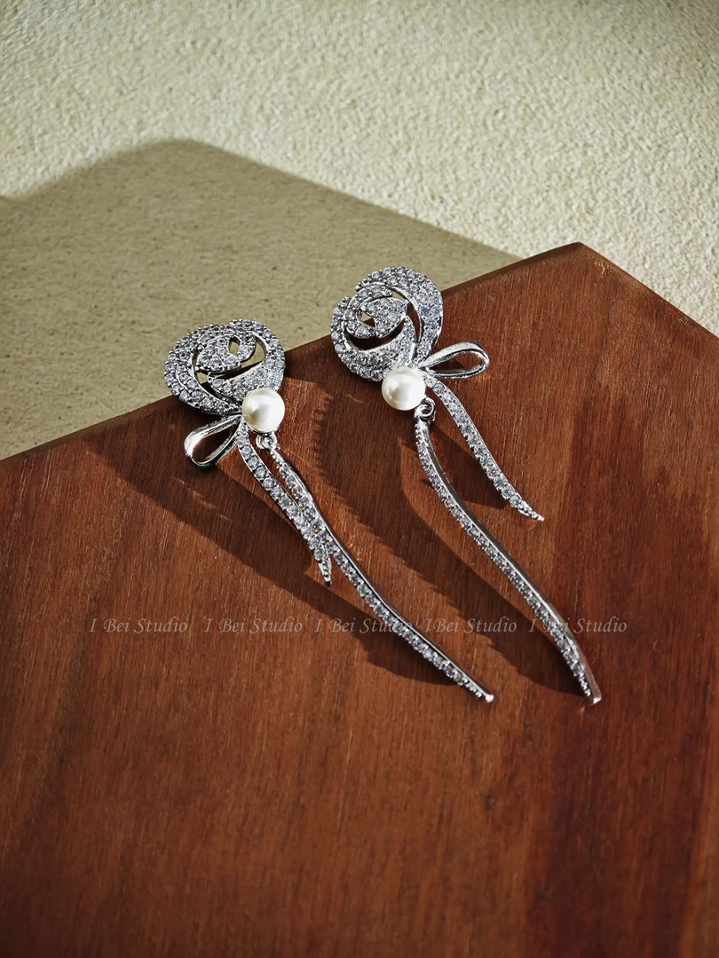 铜合金耳饰 法式优雅玫瑰耳钉长款流苏高级气质蚊香盘耳夹无耳洞