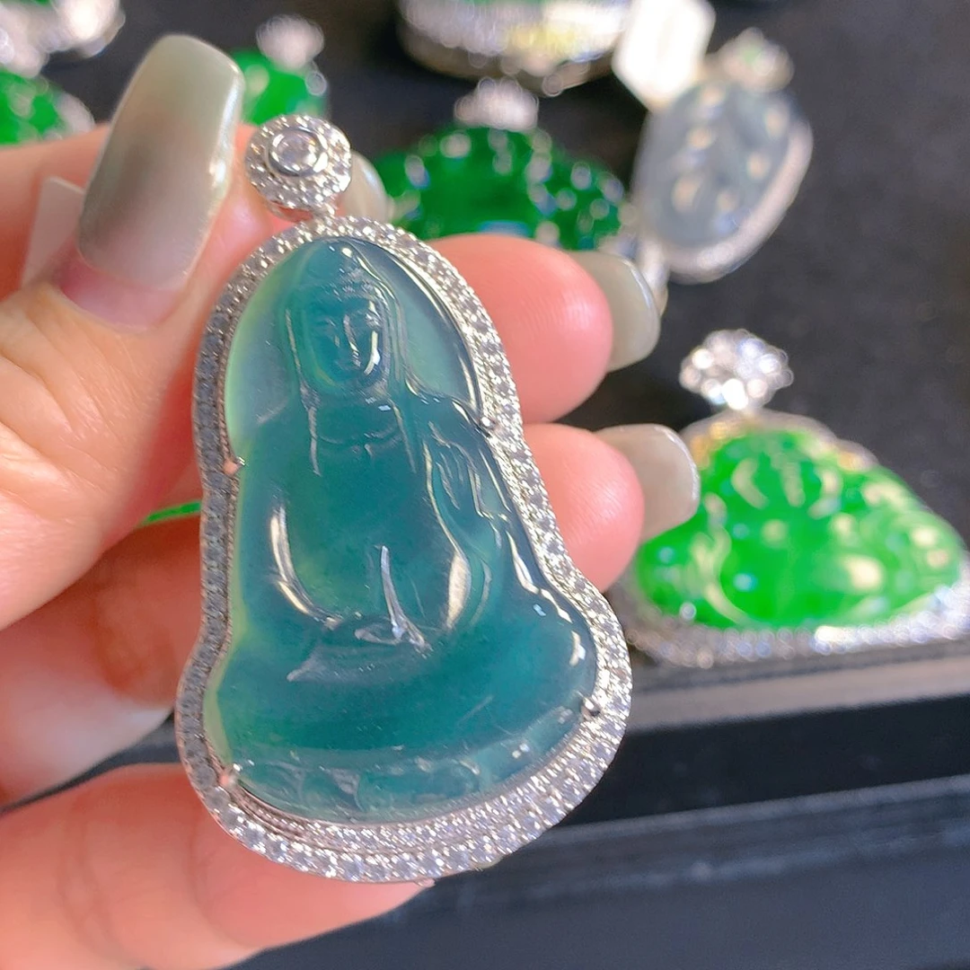 翡翠颈饰未镶嵌翡翠