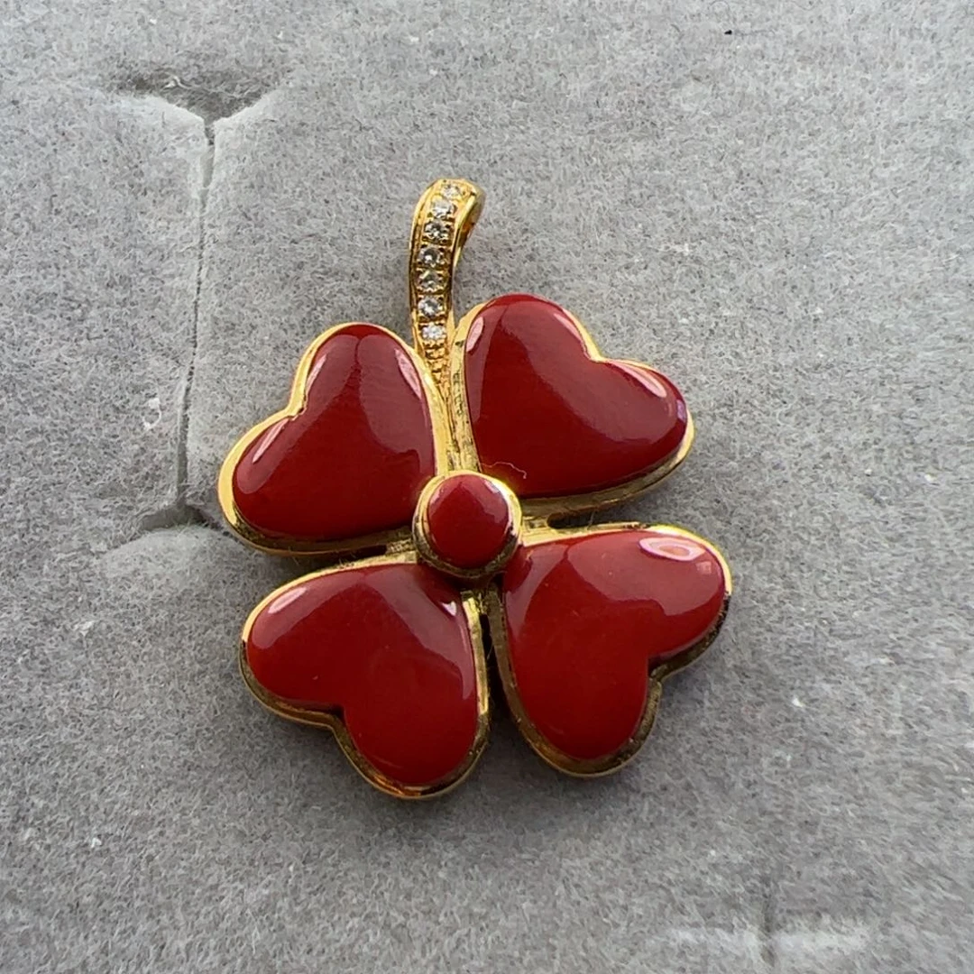18K金镶嵌吊坠南红玛瑙