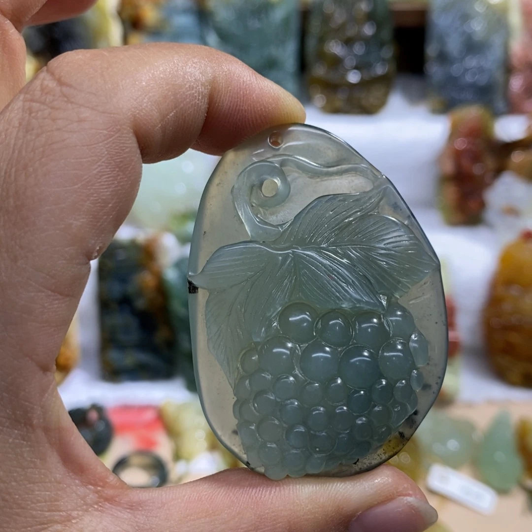 蛇纹石玉未镶嵌颈饰