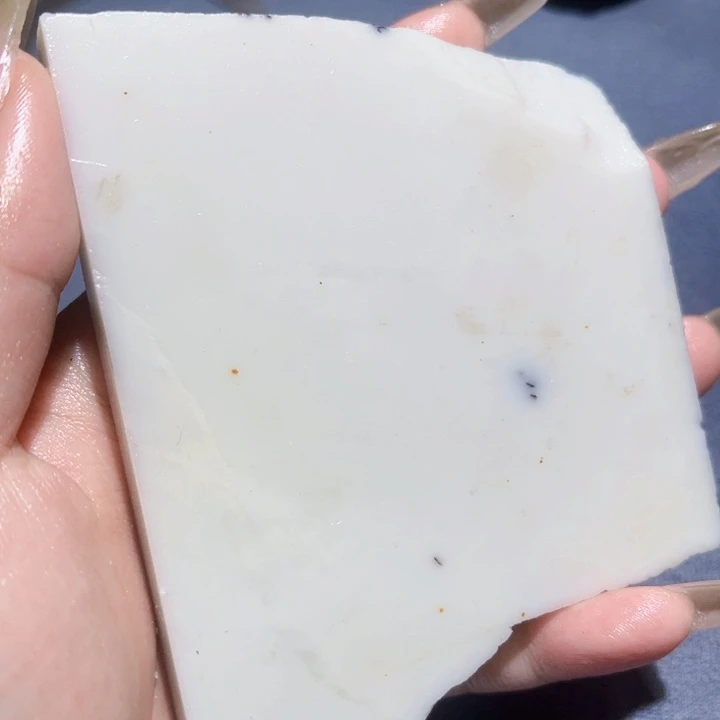 和田玉（糖玉）未镶嵌珠宝奇石