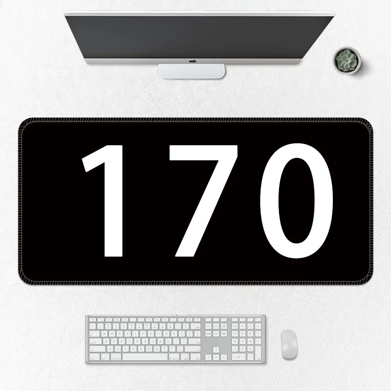 老何专属【170号】动漫鼠标垫超大号办公电脑桌垫游戏电竞加厚锁边