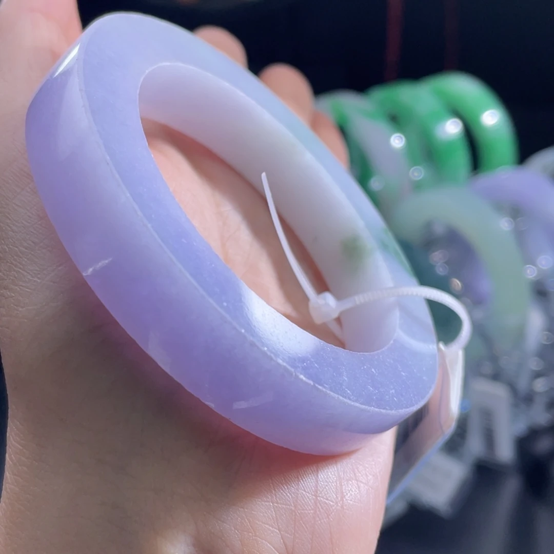 未镶嵌翡翠手镯定制翡翠