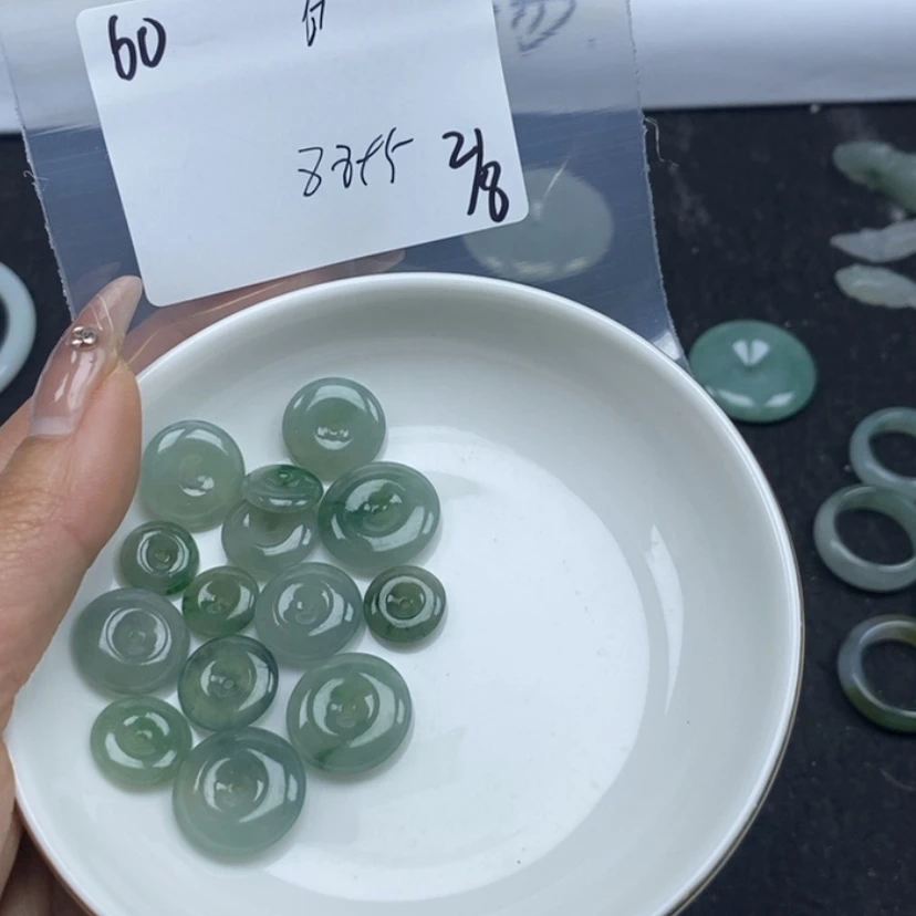 【闪购商品】翡翠颈饰未镶嵌白*