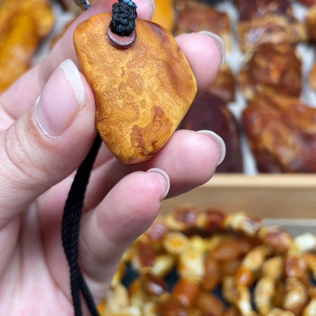 蜜蜡珠宝奇石未镶嵌