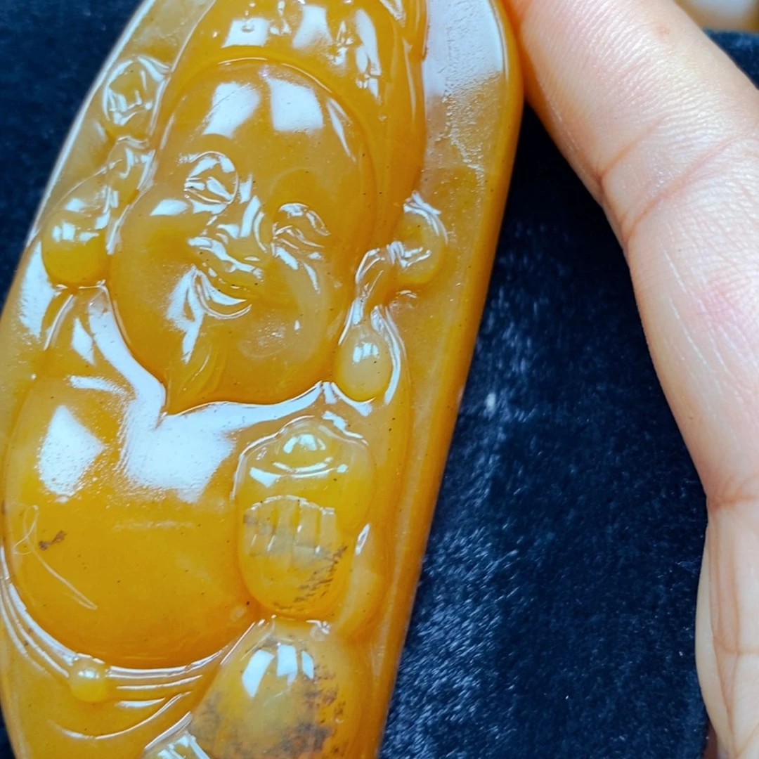 未镶嵌石英质玉（黄龙玉）颈饰