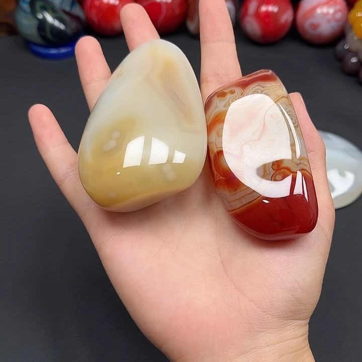 华***女未镶嵌玛瑙/玉髓珠宝奇石