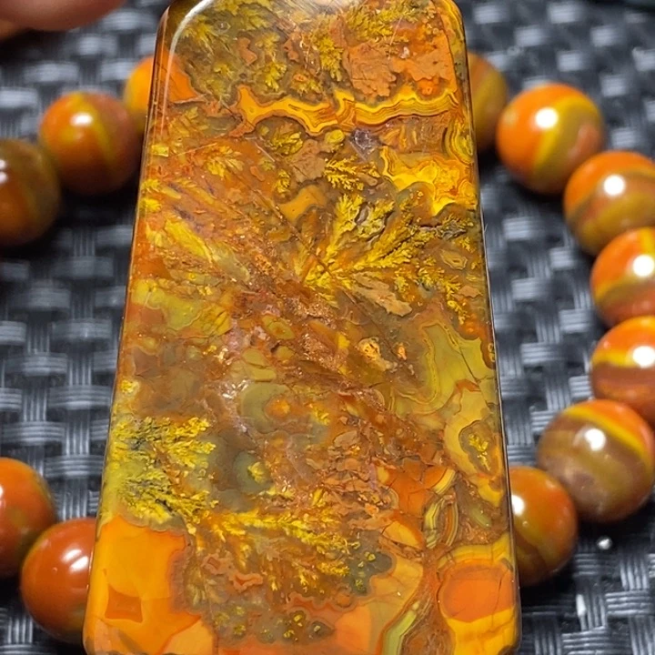 玛瑙/玉髓颈饰未镶嵌白****Q